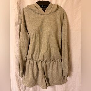 Free People Movement “Such a Flirt”Heathered Light Gray Hooded Sweatshirt Jumper